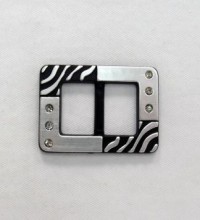 UKRASNA SNALA (kopca) 3 -5,5CM x 4,5CM